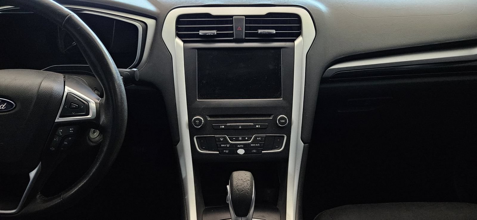 Used 2016 Ford Fusion SE FWD image 13