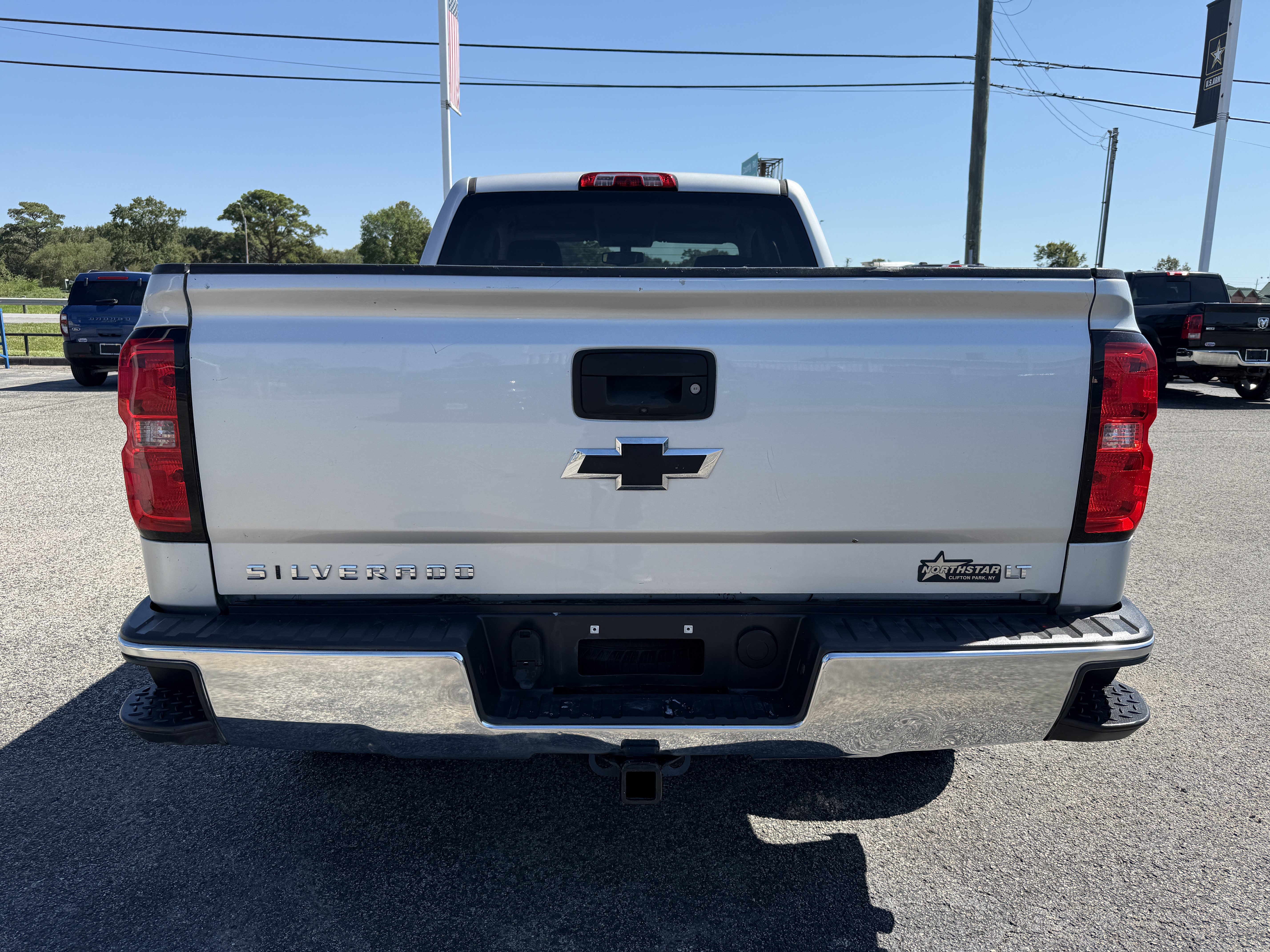 Used 2015 Chevrolet Silverado 1500 LT w/ LT Convenience Package AWD/4WD image 3