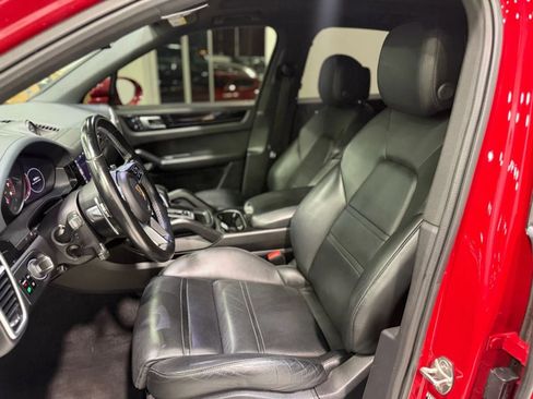 Used 2021 Porsche Cayenne S image 17