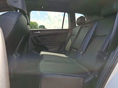Used 2022 Volkswagen Tiguan SE R-Line AWD/4WD image 10