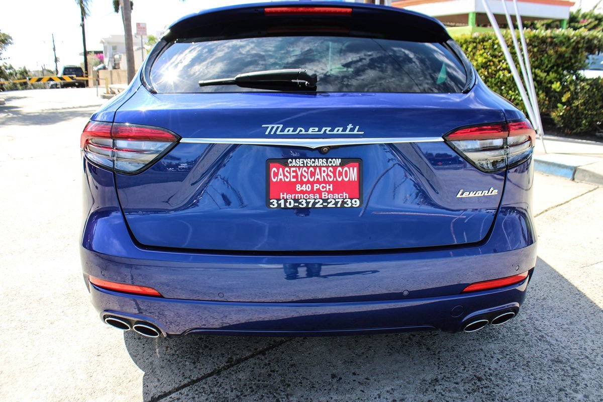 Used 2023 Maserati Levante GT AWD/4WD image 4