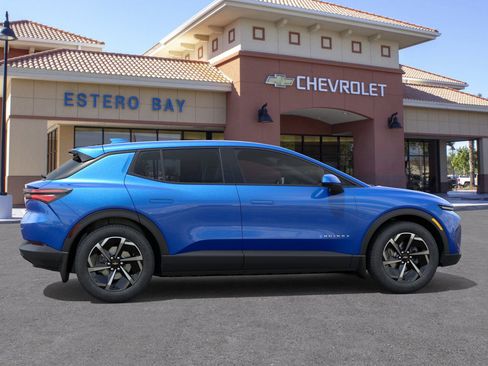 New 2026 Chevrolet Equinox EV LT image 29