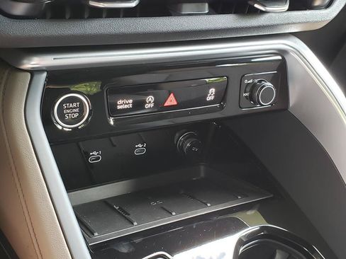 Used 2025 Audi Q5 Premium Plus w/ Premium Plus AWD/4WD image 24