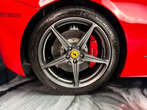Used 2012 Ferrari 458 Spider RWD image 11