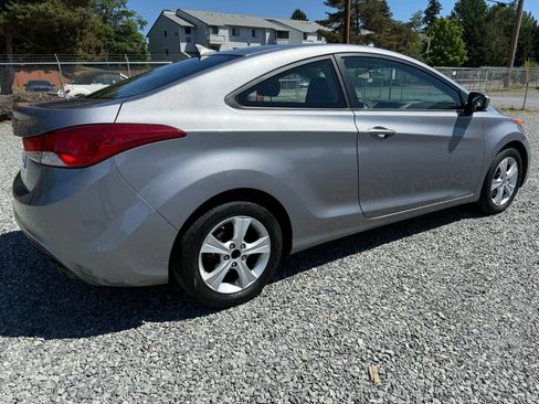 Used 2013 Hyundai Elantra FWD image 4