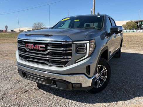Used 2025 GMC Sierra 1500 SLT AWD/4WD image 1