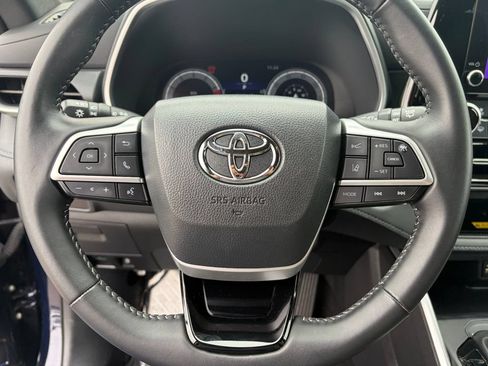 Certified 2025 Toyota Highlander XSE AWD/4WD image 36