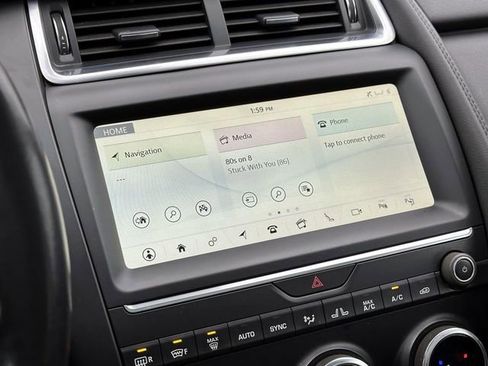 Used 2020 Jaguar E-PACE SE image 25