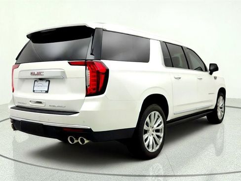 Used 2023 GMC Yukon XL Denali AWD/4WD image 5