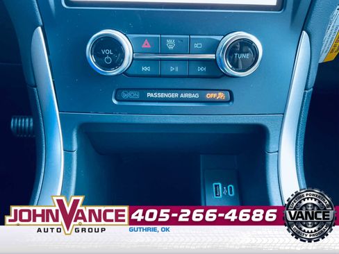 Used 2024 Ford Edge SE w/ Black Appearance Package image 27