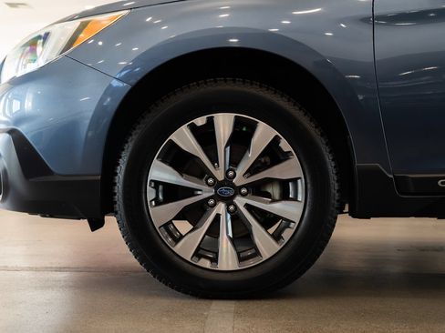 Used 2015 Subaru Outback 2.5i Limited AWD/4WD image 7