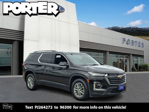 Used 2023 Chevrolet Traverse LT FWD image 1
