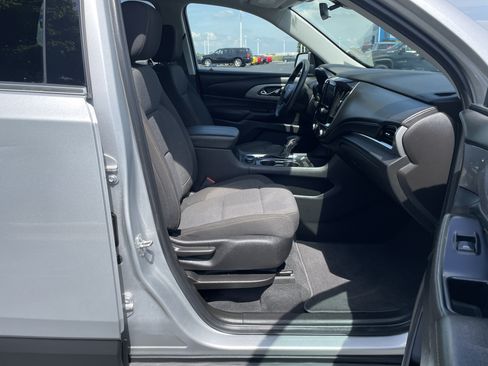 Used 2021 Chevrolet Traverse LS AWD/4WD image 24