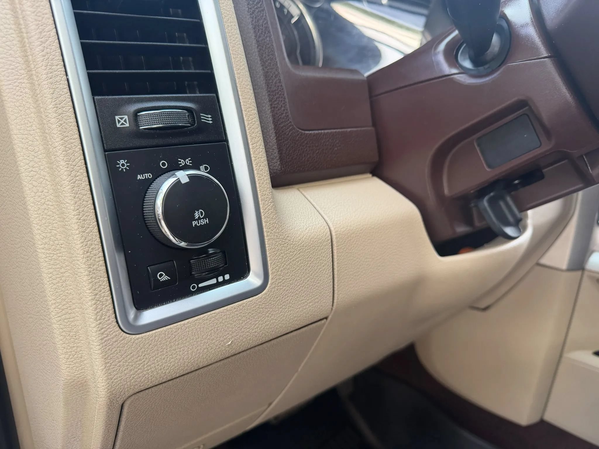 Used 2014 RAM 1500 Lone Star RWD image 32
