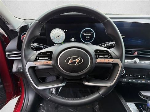 Used 2023 Hyundai Elantra Limited image 14