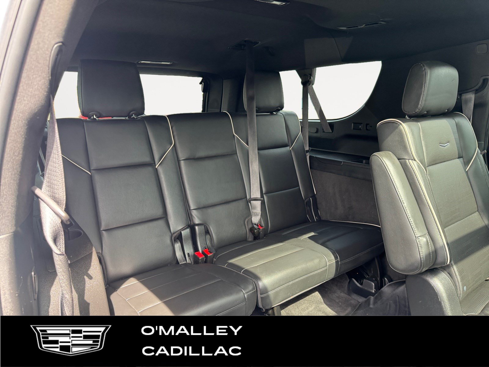 Used 2023 Cadillac Escalade ESV Premium Luxury AWD/4WD image 13