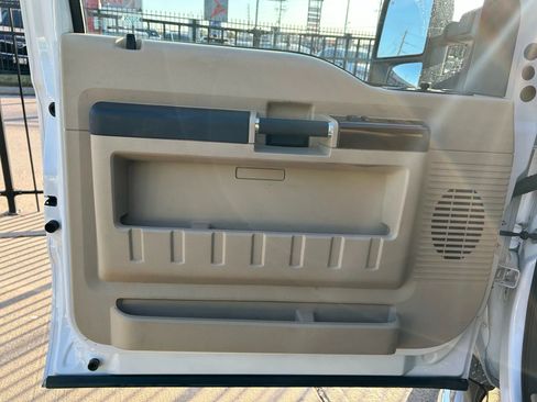 Used 2010 Ford F350 Lariat image 12