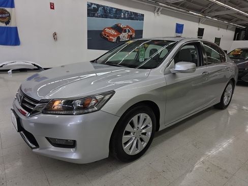 Used 2015 Honda Accord EX image 3