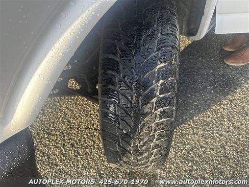 Used 2017 Chevrolet Express 2500 image 14