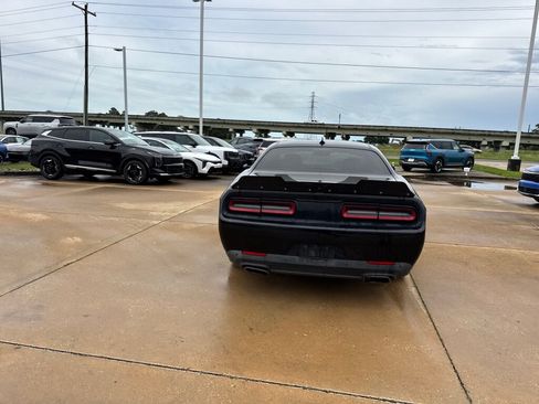 Used 2015 Dodge Challenger R/T w/ Quick Order Package 28B R/T RWD image 17