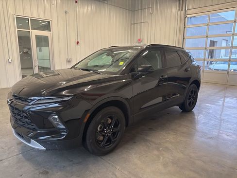 Used 2023 Chevrolet Blazer LT w/ Midnight/Sport Edition image 6