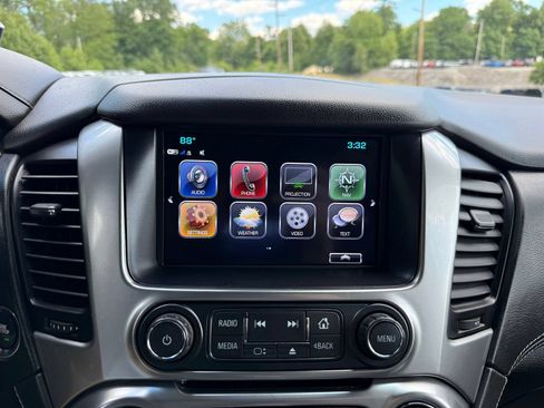 Used 2019 Chevrolet Tahoe LT AWD/4WD image 32