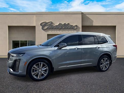 Used 2023 Cadillac XT6 Premium Luxury w/ Technology Package FWD image 7