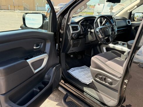 Used 2021 Nissan Titan SV w/ SV Convenience Package AWD/4WD image 8