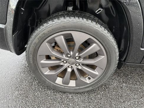 Used 2019 Jeep Cherokee High Altitude image 18