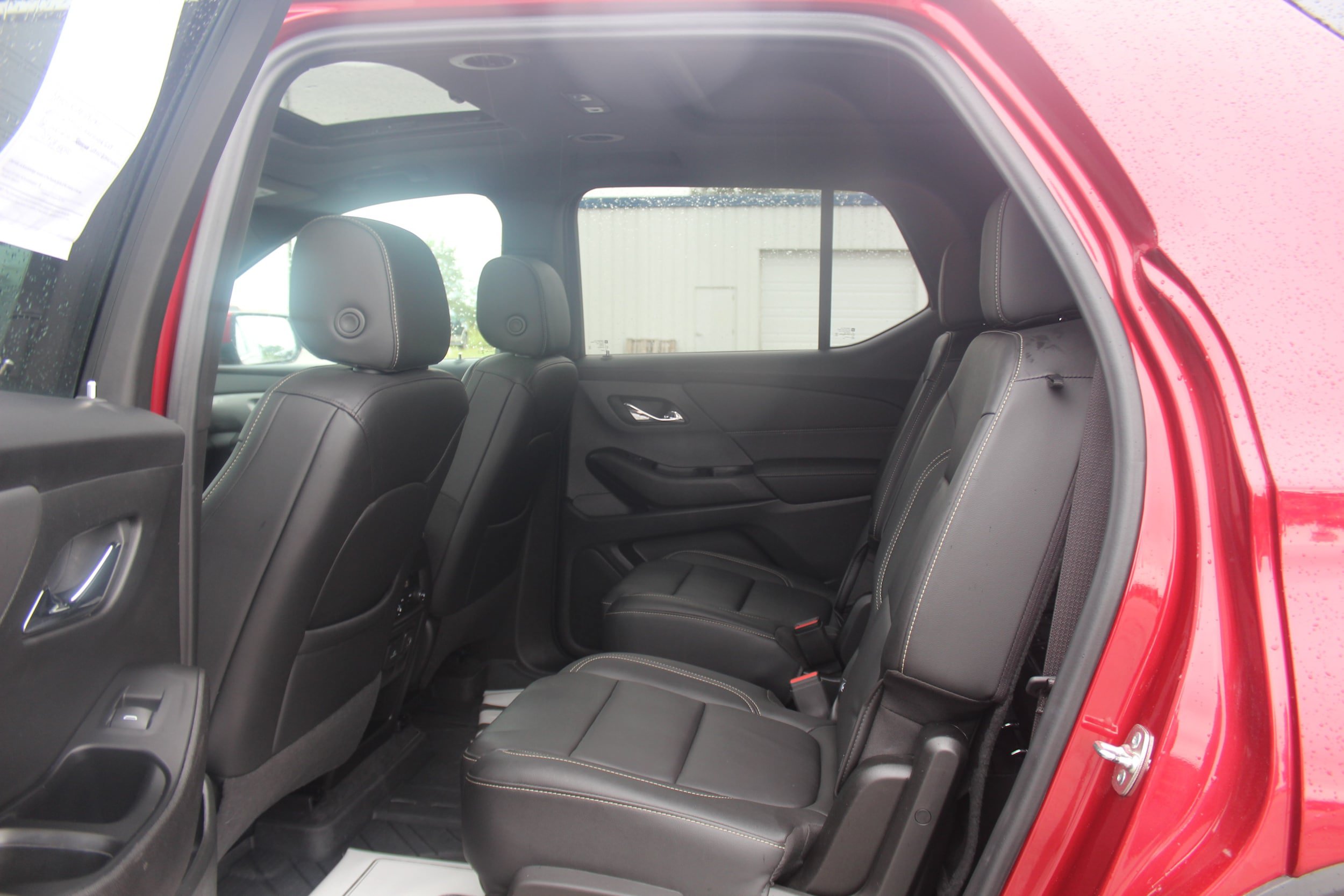 Used 2023 Chevrolet Traverse LT w/ LT Premium Package AWD/4WD image 16