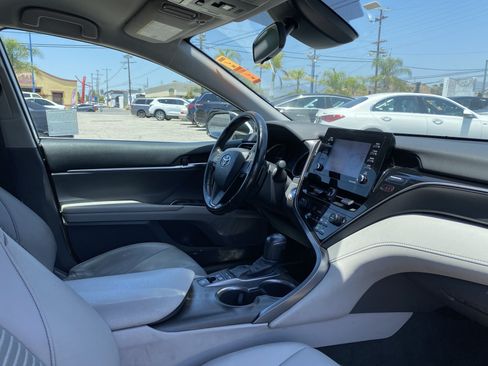 Used 2021 Toyota Camry SE FWD image 25