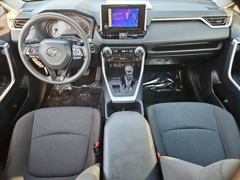 Used 2025 Toyota RAV4 XLE FWD image 22