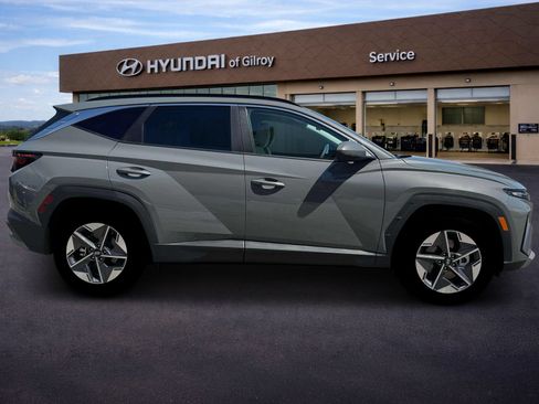 New 2026 Hyundai Tucson SEL FWD image 9