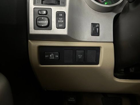 Used 2008 Toyota Tundra 4x4 CrewMax w/ Tow Pkg image 60