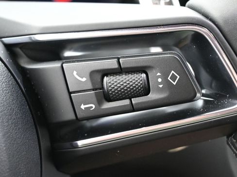 New 2026 Porsche Macan image 17