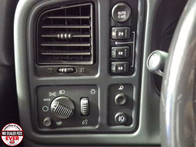 Used 2006 GMC Sierra 1500 SLT w/ Onstar Plus Package AWD/4WD image 18