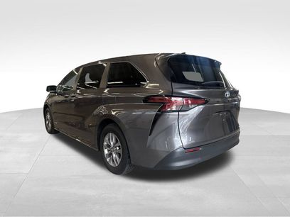 Used 2021 Toyota Sienna XLE
