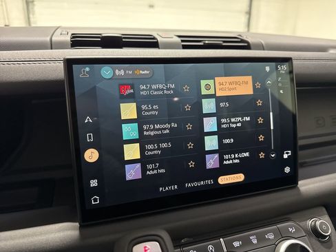 Used 2025 Land Rover Defender 110 S image 19