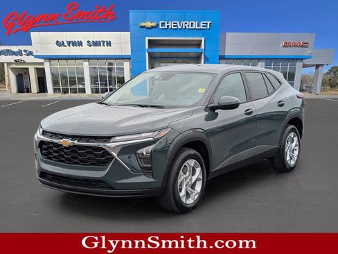 New 2026 Chevrolet Trax LS w/ LS Convenience Package image 1