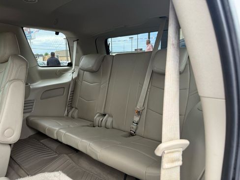 Used 2015 Cadillac Escalade Luxury AWD/4WD image 19