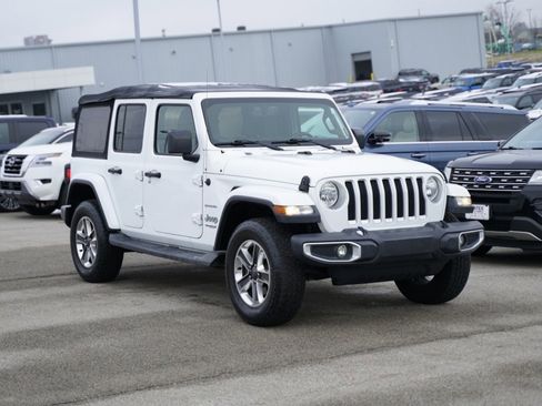 Used 2018 Jeep Wrangler Unlimited Sahara w/ Dual Top Group image 3