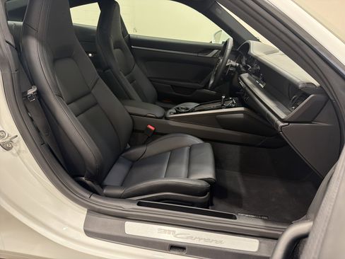 Used 2026 Porsche 911 Carrera RWD image 31