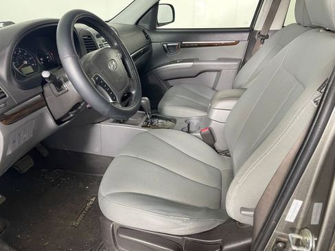 Used 2012 Hyundai Santa Fe GLS image 2