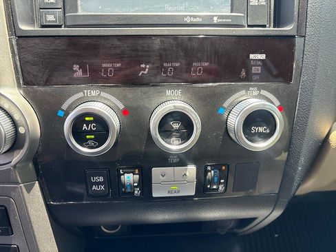 Used 2016 Toyota Sequoia Platinum RWD image 12