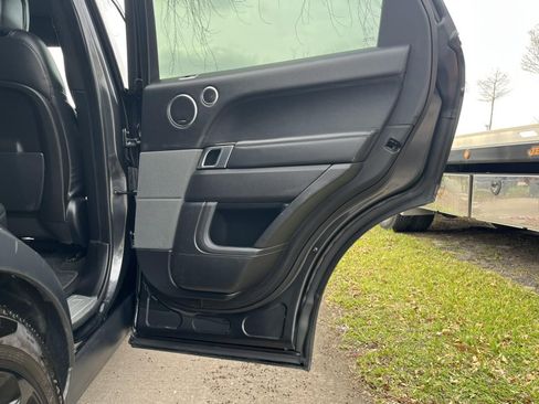 Used 2019 Land Rover Range Rover Sport HSE image 30