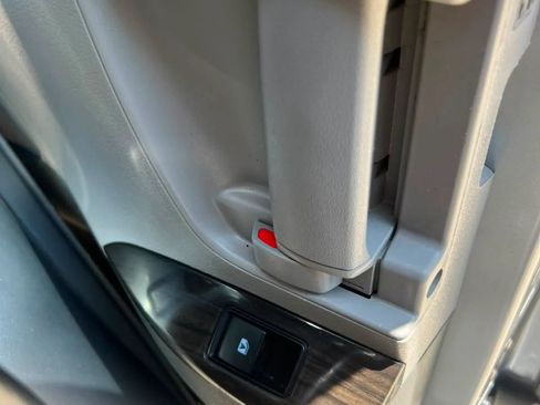 Used 2015 Toyota Sienna XLE w/ XLE Navigation Package FWD image 44