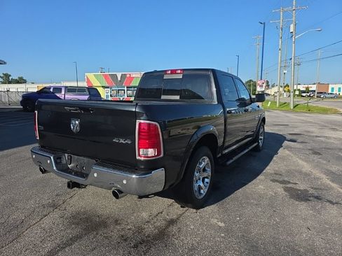 Used 2017 RAM 1500 Laramie w/ Convenience Group AWD/4WD image 5