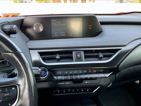 Used 2019 Lexus UX 250h w/ Premium Package image 7