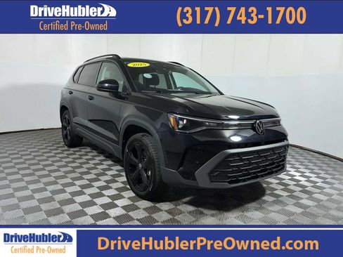 Used 2025 Volkswagen Taos SE AWD/4WD image 1