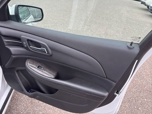 Used 2015 Chevrolet Malibu LT image 25